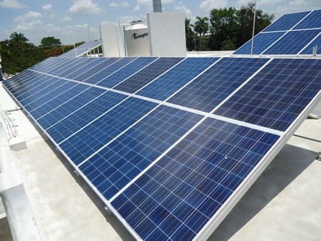 Abren convocatoria de subsidio para paneles solares en comunidades rurales.
