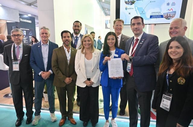 Chihuahua y Wichita firman hermanamiento para impulsar la industria aeroespacial.
