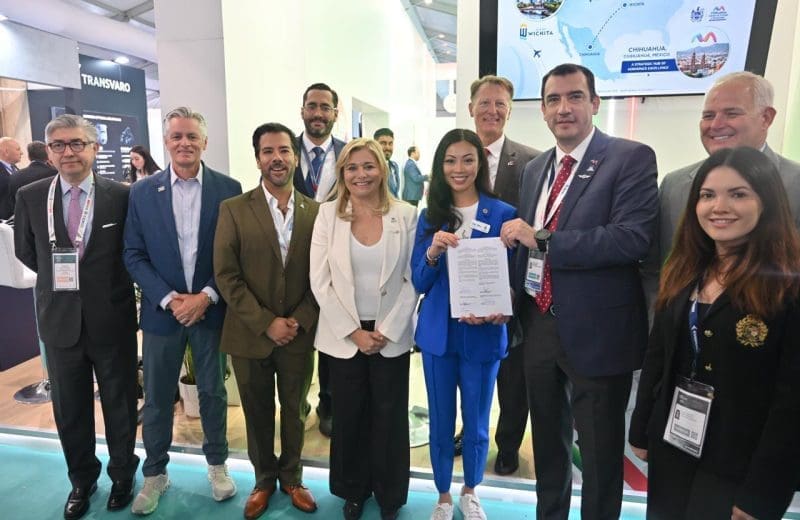 Chihuahua y Wichita firman hermanamiento para impulsar la industria aeroespacial.