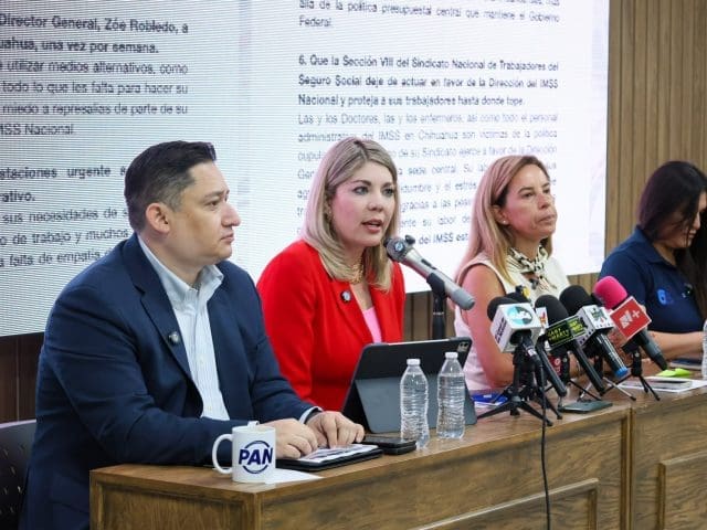 PAN entrega pliego petitorio al IMSS