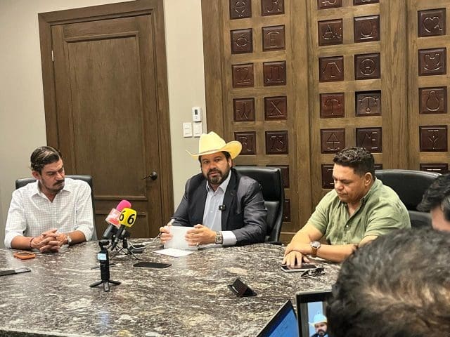 Sugiere Unión Ganadera cerrar frontera sur como medida contra el gusano barrenador