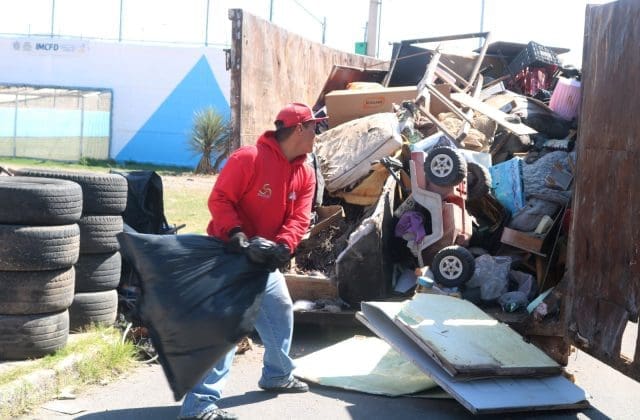 Retiran 32 toneladas de tiliches durante Mega Destilichadero en Chihuahua 2000