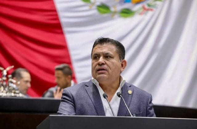 Alex Domínguez advierte riesgos para la libertad de expresión por nuevos lineamientos