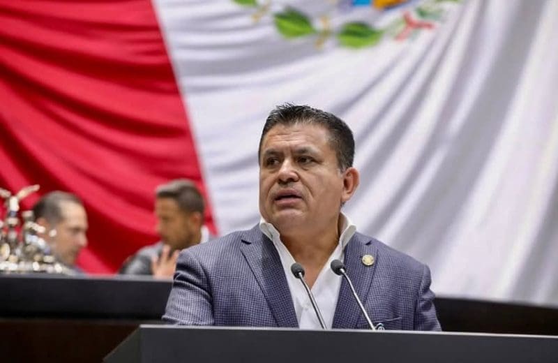Alex Domínguez advierte riesgos para la libertad de expresión por nuevos lineamientos