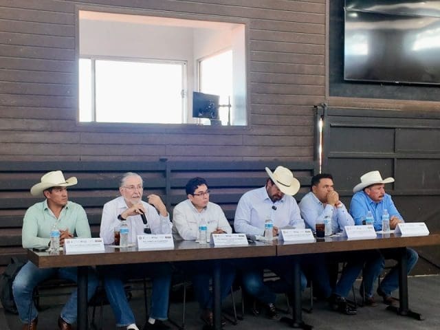 Unión Ganadera recibe envío de moscas estériles en reunión con Senasica