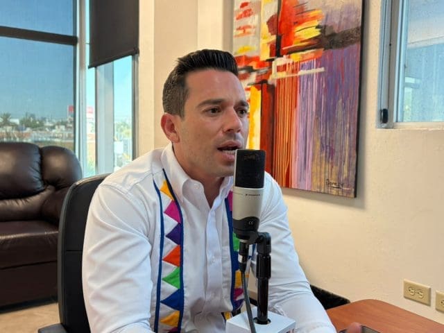 “No se trata de colores, se trata de vidas”: Enrique Rascón ante desplazamiento en la Sierra
