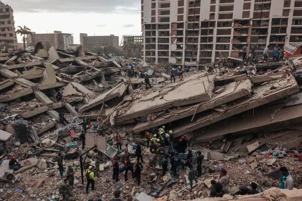 Aumenta a 2 mil 645 la cifra de muertos por los terremotos en Venezuela