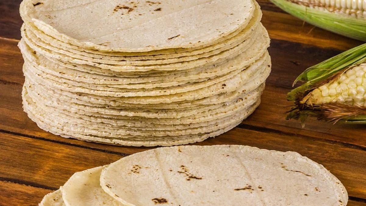 Tortilleros amenazan con romper acuerdo con gobierno; ven competencia desleal
